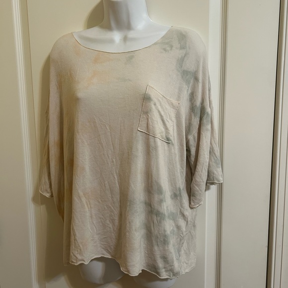 POL Tops - POL Women's Cream Top with Subtle Tie-Dye